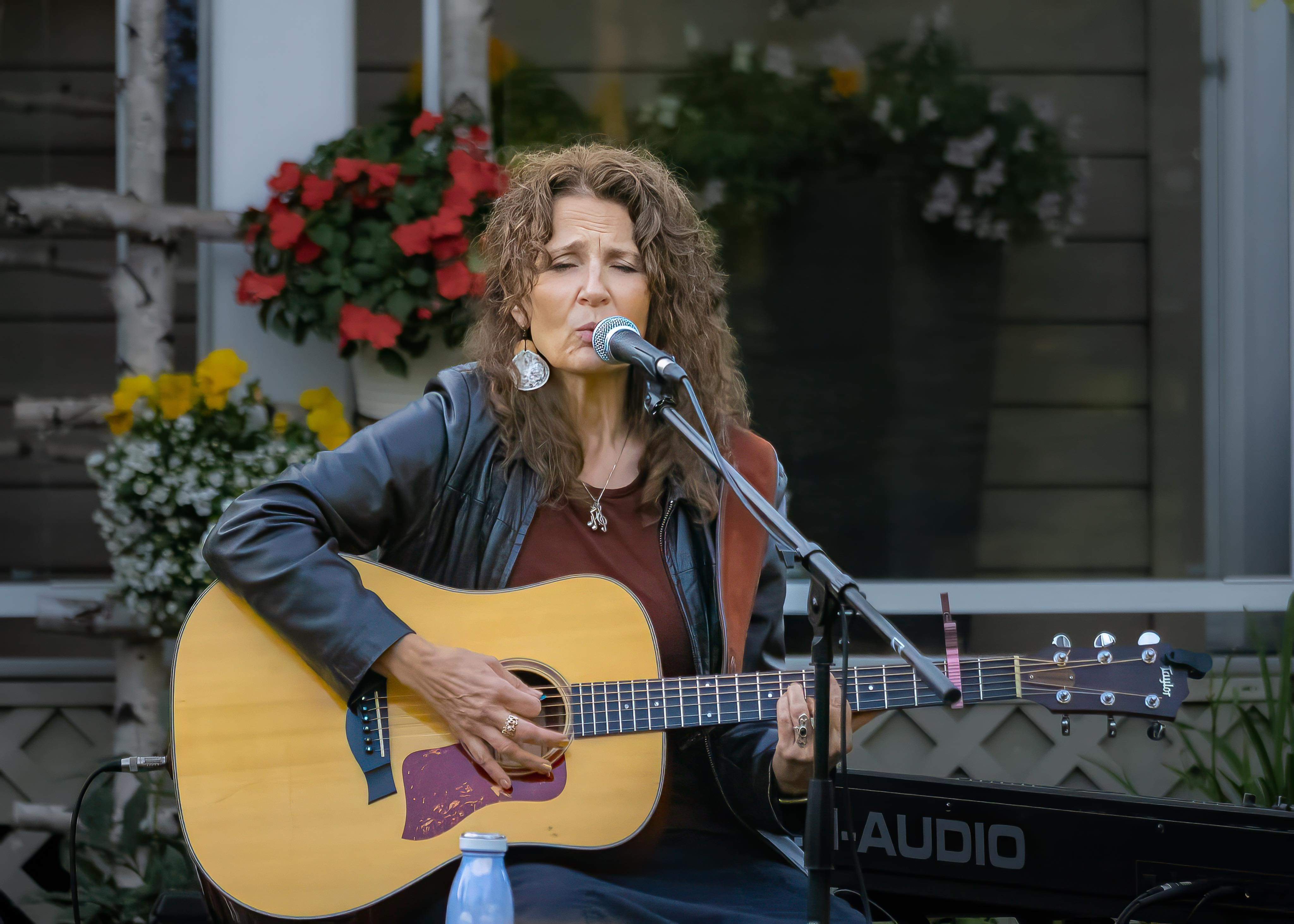 Laurie Kerr live at Andersons